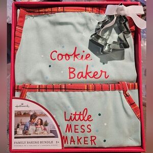 Hallmark Family Baking Bundle with Aprons and Cookie Cutters New